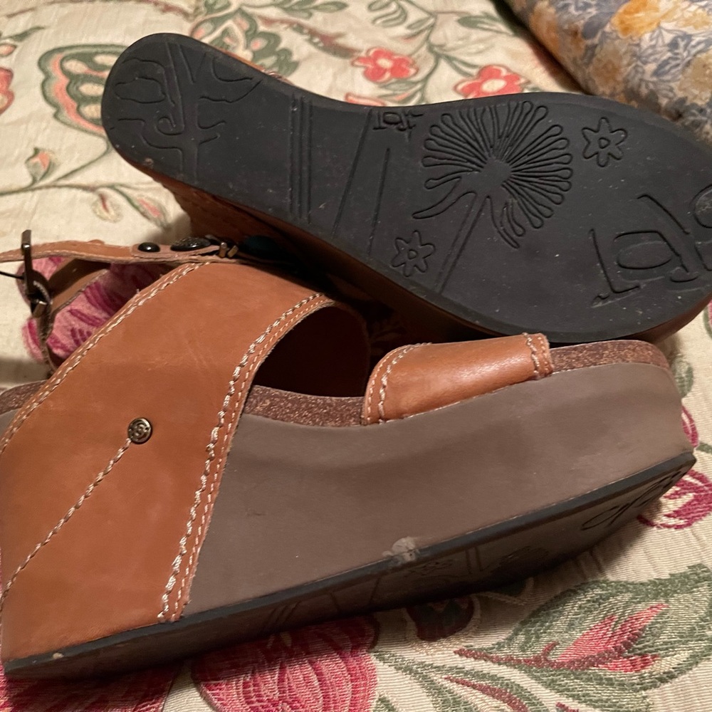 OTBT wedge sandals, size 8.